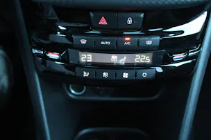 PEUGEOT 2008 1.2 PureTech Féline