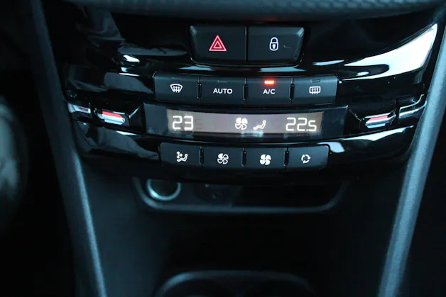 Peugeot 2008 1.2 PureTech Féline