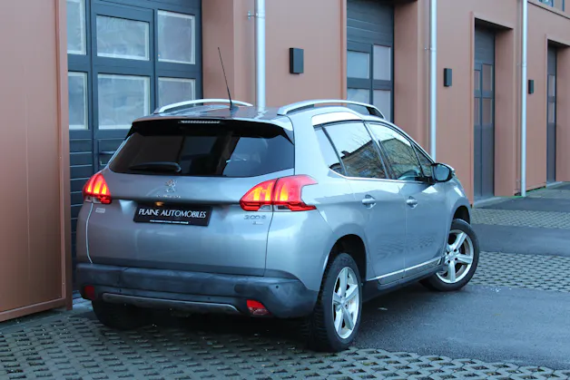 Peugeot 2008 1.2 PureTech Féline