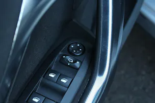 PEUGEOT 2008 1.2 PureTech Féline