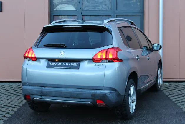 Peugeot 2008 1.2 PureTech Féline