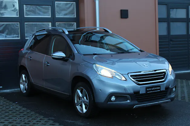 Peugeot 2008 1.2 PureTech Féline