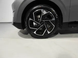 Lynk & Co 02