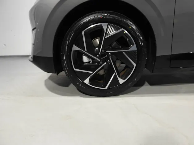 Lynk & Co 02