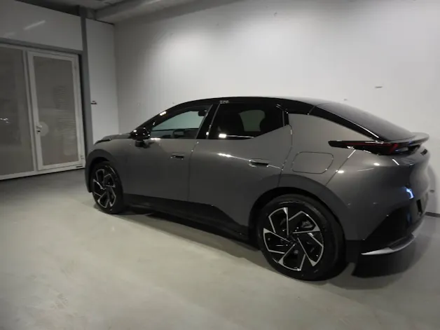 Lynk & Co 02