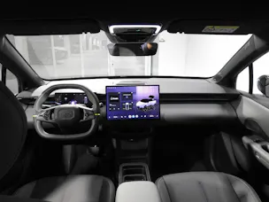 Lynk & Co 02