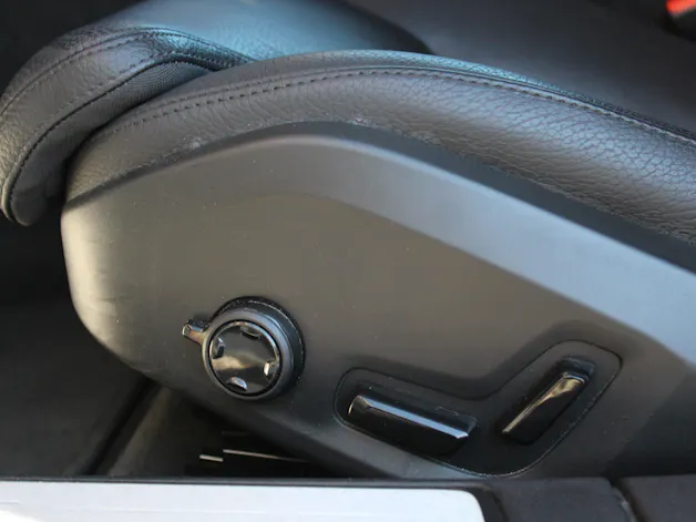 Volvo V60 T6 eAWD Twin Engine Inscription Expression Geartronic - "Harman Kardon * Sièges Elec. Mém. * Head-Up Displ * Service Volvo"