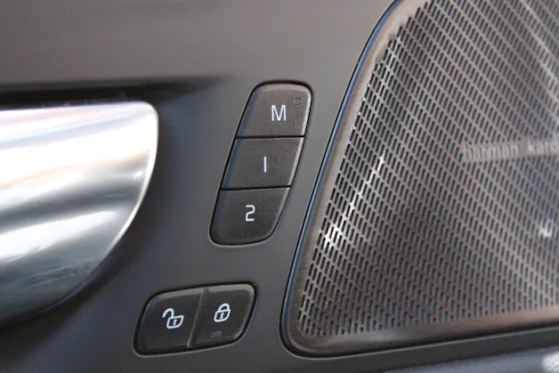 Volvo V60 T6 eAWD Twin Engine Inscription Expression Geartronic - "Harman Kardon * Sièges Elec. Mém. * Head-Up Displ * Service Volvo"