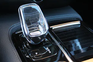 VOLVO V60 T6 eAWD Twin Engine Inscription Expression Geartronic - "Harman Kardon * Sièges Elec. Mém. * Head-Up Displ * Service Volvo"