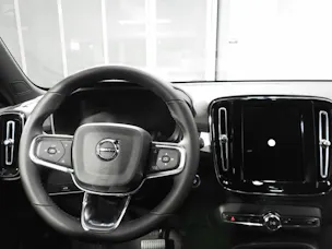 VOLVO XC40 2.0 B3 MH Core