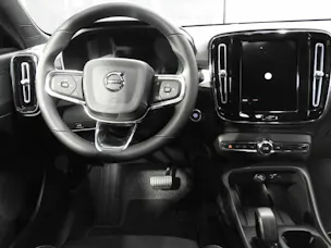 VOLVO XC40 2.0 B3 MH Core