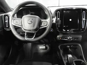 VOLVO XC40 2.0 B3 MH Core