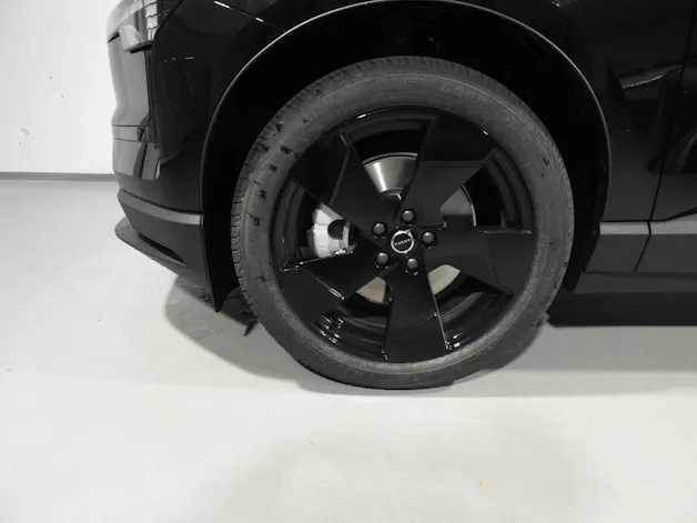 Volvo EX 30 E60 Plus Swiss Black Edition