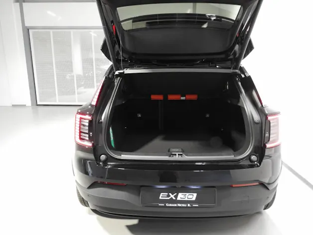 Volvo EX 30 E60 Plus Swiss Black Edition