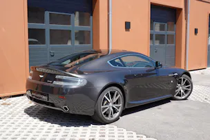 Aston Martin V8 Vantage 4.7 Sportshift - "Sièges Lightweight Carbone avec memoire * Phares xenon * Son Premium * Tempomat"