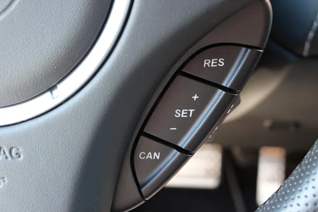 Aston Martin V8 Vantage 4.7 Sportshift - "Sièges Lightweight Carbone avec memoire * Phares xenon * Son Premium * Tempomat"