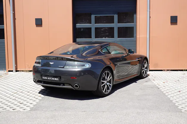 Aston Martin V8 Vantage 4.7 Sportshift - "Sièges Lightweight Carbone avec memoire * Phares xenon * Son Premium * Tempomat"