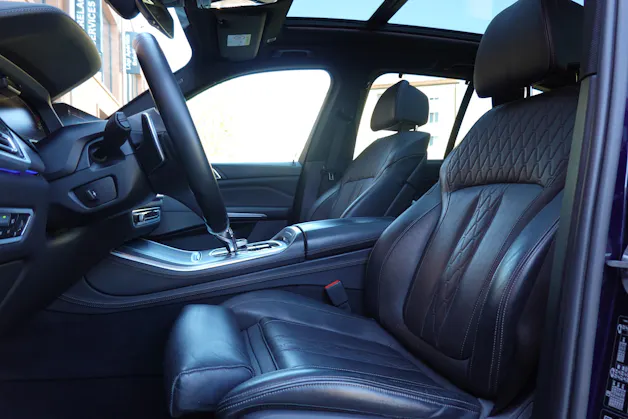 BMW X5 xDrive 48V 40d M Sport * CH Auto * Harman Kardon * Camera 360 * Roues 22 * Toutes aides Conduites *