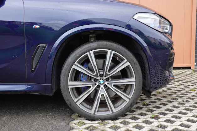 BMW X5 xDrive 48V 40d M Sport * CH Auto * Harman Kardon * Camera 360 * Roues 22 * Toutes aides Conduites *