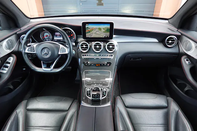 Mercedes-Benz GLC 43 AMG - " CH Auto * Toit Ouvrant * Sièges Electriques+Chauffant * GPS * Lumière Ambiance * Sièges chauffant arrière "