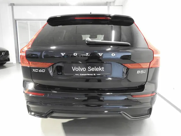 Volvo XC60 2.0 B5 MH Plus Dark AWD