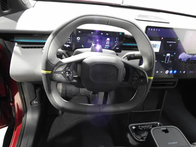 Lynk & Co 02