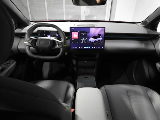 Lynk & Co 02