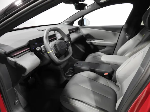 Lynk & Co 02