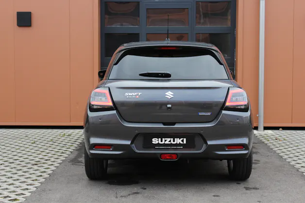 Suzuki Swift 1.2 Tradizio Hybrid CVT - "Taxe Autom - CHF 36.- * Garantie 5 ans * Apple Car Play * Caméra * Keyless"
