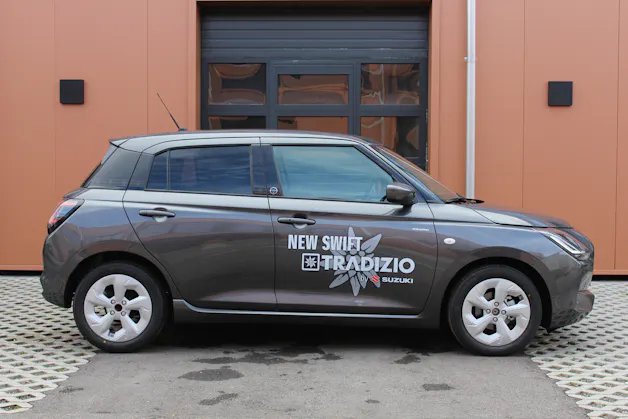 Suzuki Swift 1.2 Tradizio Hybrid CVT - "Taxe Autom - CHF 36.- * Garantie 5 ans * Apple Car Play * Caméra * Keyless"