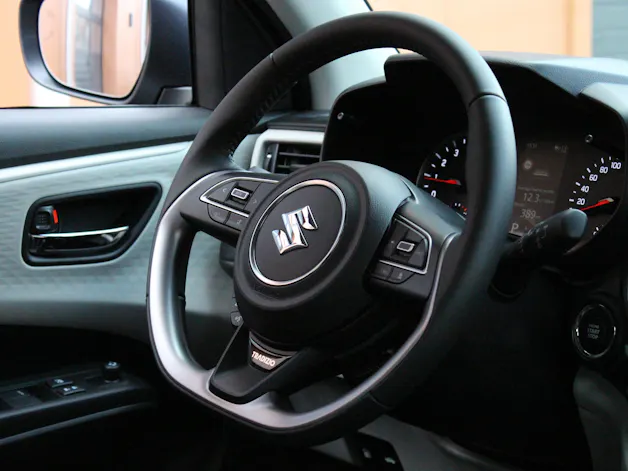 Suzuki Swift 1.2 Tradizio Hybrid CVT - "Taxe Autom - CHF 36.- * Garantie 5 ans * Apple Car Play * Caméra * Keyless"