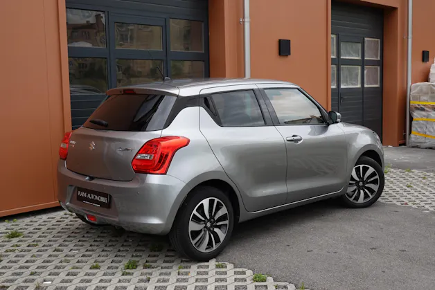 Suzuki Swift 1.0 12V Compact Top Automatic - "CH Auto * Keyless * GPS * Caméra * Apple Car Play * Temp. Adapt"
