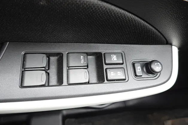 Suzuki Swift 1.0 12V Compact Top Automatic - "CH Auto * Keyless * GPS * Caméra * Apple Car Play * Temp. Adapt"