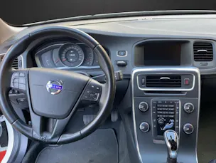VOLVO V60 D4 Kinetic Geartronic