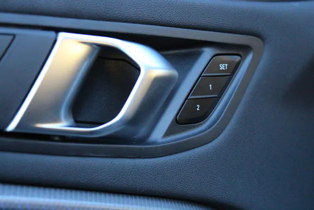 BMW 118i Pure M Sport Steptronic - "Jantes 19' * Toit Ouvrant * Harman & Kardon * Head-Up Display"