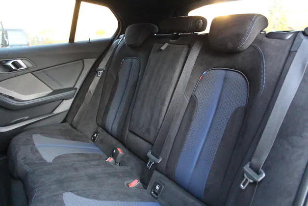 BMW 118i Pure M Sport Steptronic - "Jantes 19' * Toit Ouvrant * Harman & Kardon * Head-Up Display"