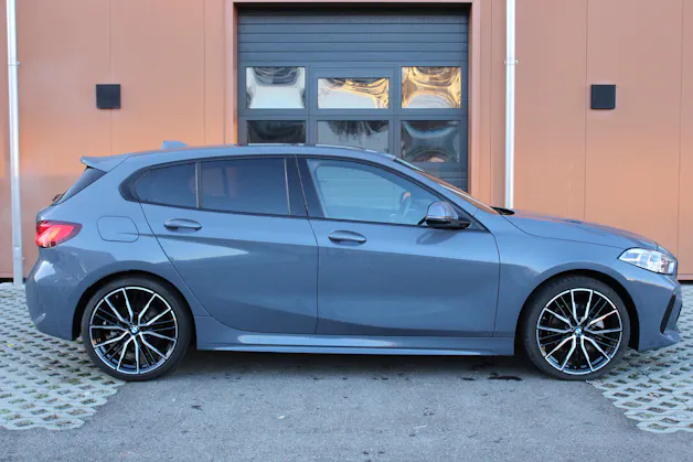 BMW 118i Pure M Sport Steptronic - "Jantes 19' * Toit Ouvrant * Harman & Kardon * Head-Up Display"
