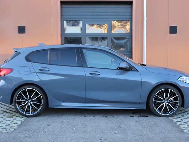 BMW 118i Pure M Sport Steptronic - "Jantes 19' * Toit Ouvrant * Harman & Kardon * Head-Up Display"