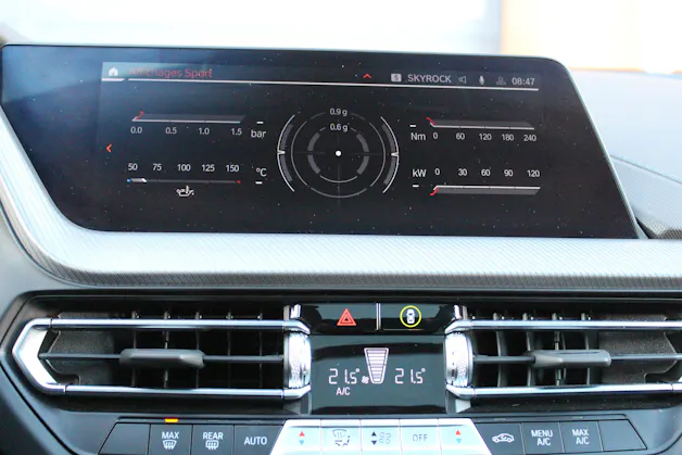 BMW 118i Pure M Sport Steptronic - "Jantes 19' * Toit Ouvrant * Harman & Kardon * Head-Up Display"