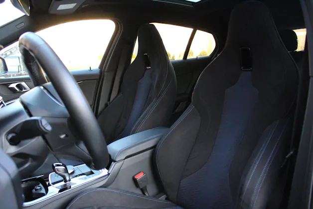 BMW 118i Pure M Sport Steptronic - "Jantes 19' * Toit Ouvrant * Harman & Kardon * Head-Up Display"