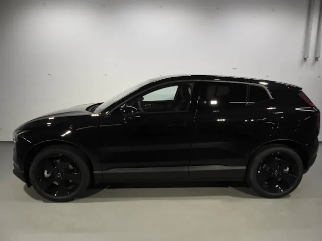 Volvo EX 30 E60 Plus Swiss Black Edition