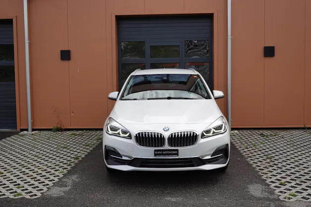 BMW 225xe iPerformance Active Tourer " * Véhicule CH * Caméra + Capteurs * Hayon électrique * Tempomat * Phares automatiques "