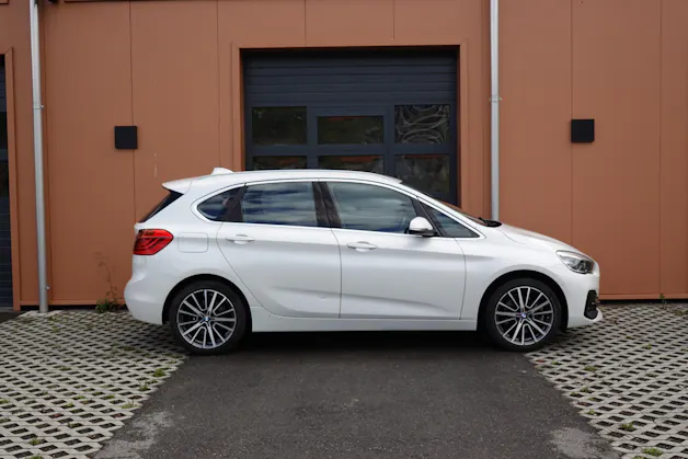 BMW 225xe iPerformance Active Tourer " * Véhicule CH * Caméra + Capteurs * Hayon électrique * Tempomat * Phares automatiques "
