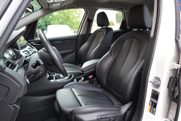 BMW 225xe iPerformance Active Tourer " * Véhicule CH * Caméra + Capteurs * Hayon électrique * Tempomat * Phares automatiques "