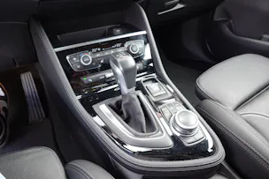 BMW 225xe iPerformance Active Tourer " * Véhicule CH * Caméra + Capteurs * Hayon électrique * Tempomat * Phares automatiques "