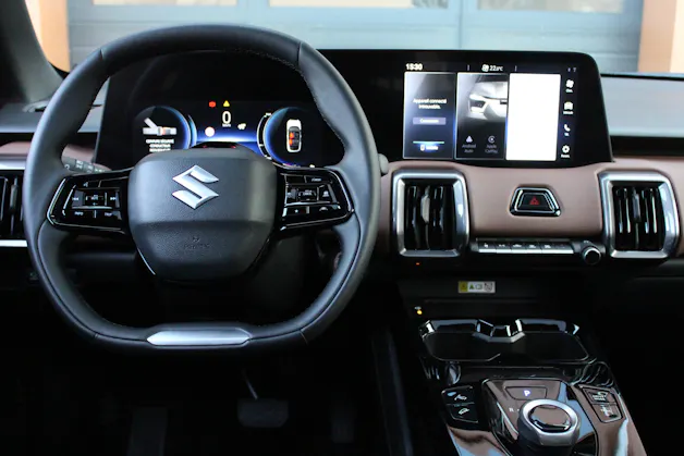 Suzuki e-Vitara 61kWh Compact Top 4x4 - "CH Fahrzeug * 4X4 * Grosse Autonomie * Toit Ouvrant"