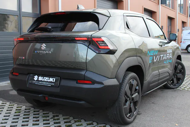 Suzuki e-Vitara 61kWh Compact Top 4x4 - "CH Fahrzeug * 4X4 * Grosse Autonomie * Toit Ouvrant"
