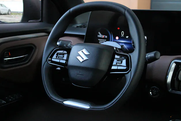 Suzuki e-Vitara 61kWh Compact Top 4x4 - "CH Fahrzeug * 4X4 * Grosse Autonomie * Toit Ouvrant"