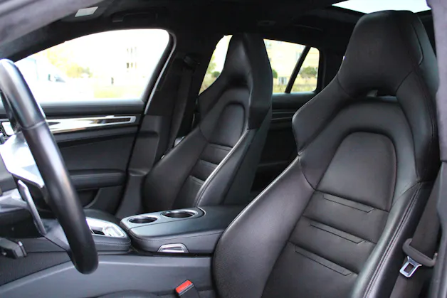 Porsche Panamera GTS Sport Turismo PDK - "CH Fahrzeug * Toit Pano * Sport Chrono * Echap. Sport * Toutes Roues Directr. * Caméra 360'"
