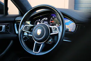 PORSCHE Panamera GTS Sport Turismo PDK - "CH Fahrzeug * Toit Pano * Sport Chrono * Echap. Sport * Toutes Roues Directr. * Caméra 360'"